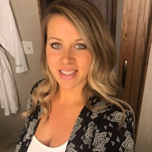 Meet your Posher, Lauren